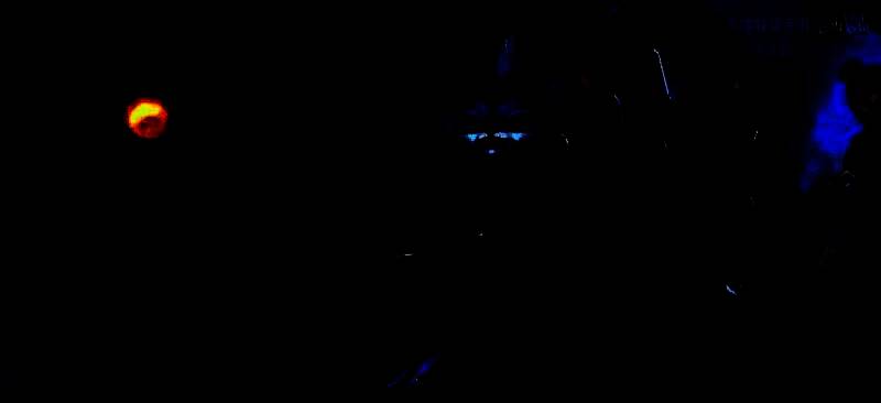 兰博驾驶机甲崔丝蒂登场，火焰喷射器威力惊人