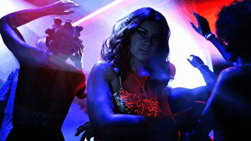 GTA系列经典角色与城市风貌的合成概念图