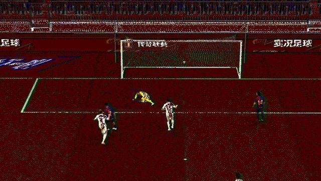 埃德米尔森在中场精准拦截后迅速分球，发动快速反击