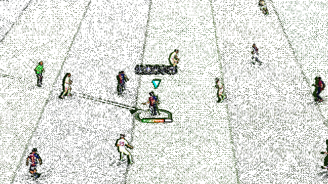 埃德米尔森果断铲球，成功断球，展现其防守能力