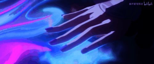 《何者》编曲精良，旋律层次分明