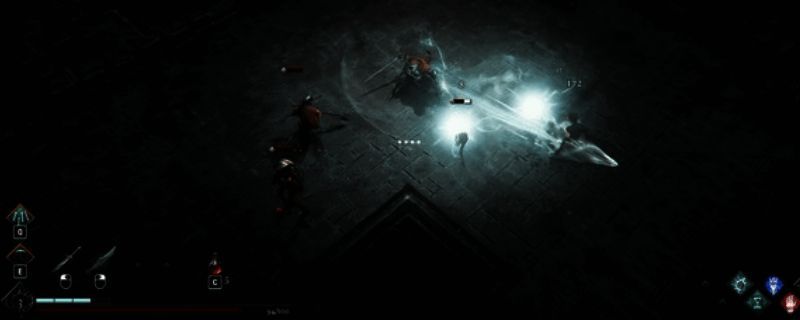 游戏战斗场景展示，角色手持双刃与骷髅敌人激战，场景阴森神秘