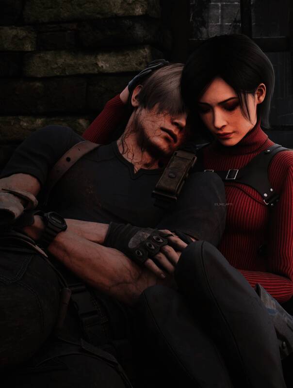 两人身处破败的街道角落，远处可见变异怪物的身影，但艾达依旧紧抱里昂