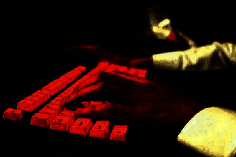 游戏充值界面示意图，显示不同金额选项与支付方式