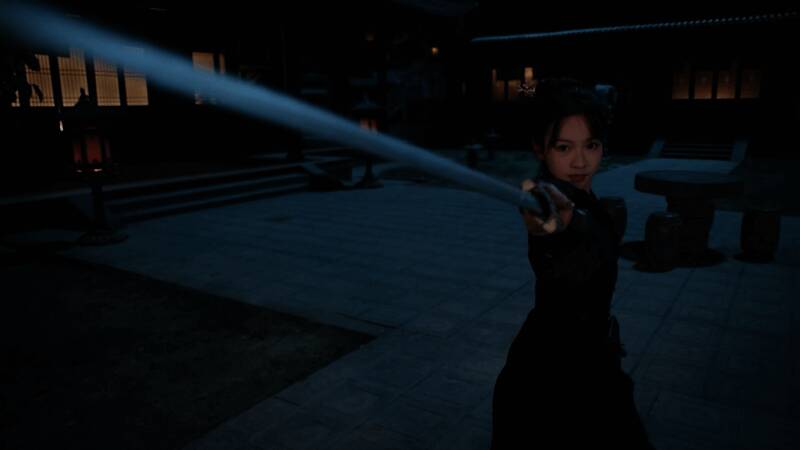 游戏场景展示，古色古香的室内布置与角色服饰高度还原历史感