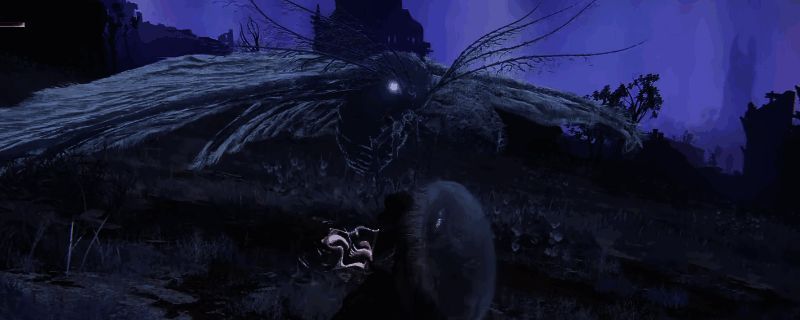 游戏中虫群追击场景，大量蝗虫在空中飞舞，主角手持武器奋力抵抗