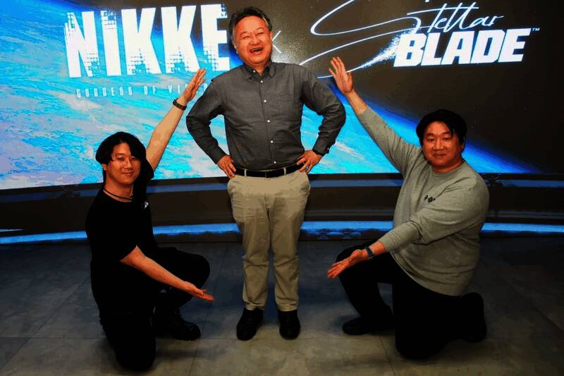 《剑星》总监金亨泰接受采访现场照片