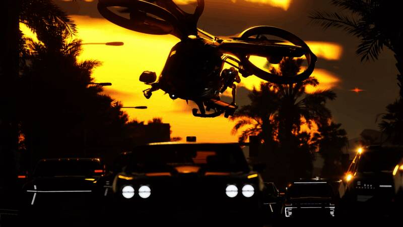 《心之眼》游戏封面概念图，未来都市与高科技装备交织的视觉风格