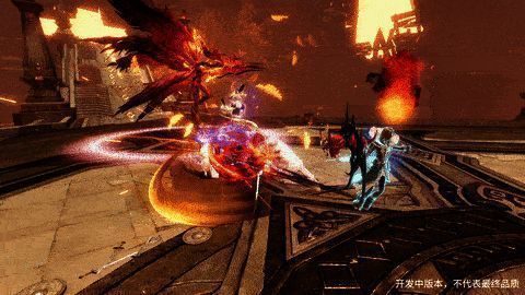 幻灵变身动画展示，角色化身为强大生物形态进行战斗