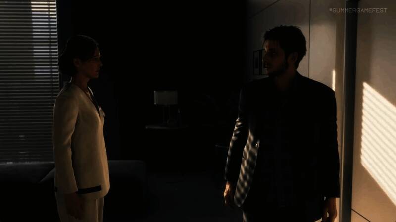 《死亡搁浅2》实机画面，角色穿越沙漠地带，远处可见神秘生物