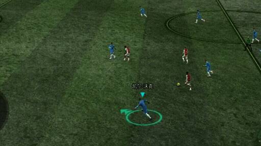 沃克防守动作精准，展现出后防领袖的强大气场