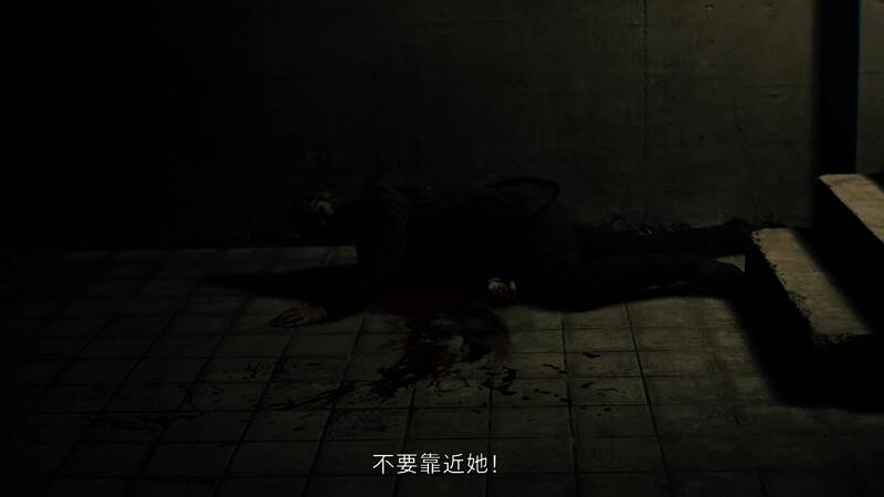 角色装备界面展示，武器种类丰富，配件系统多样