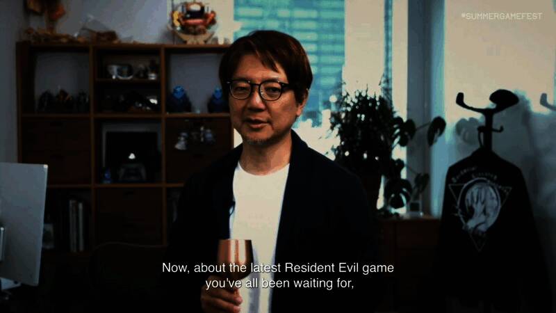 被病毒摧毁的城市废墟，天空灰暗，街道上堆满废弃车辆与倒塌建筑，一片死寂