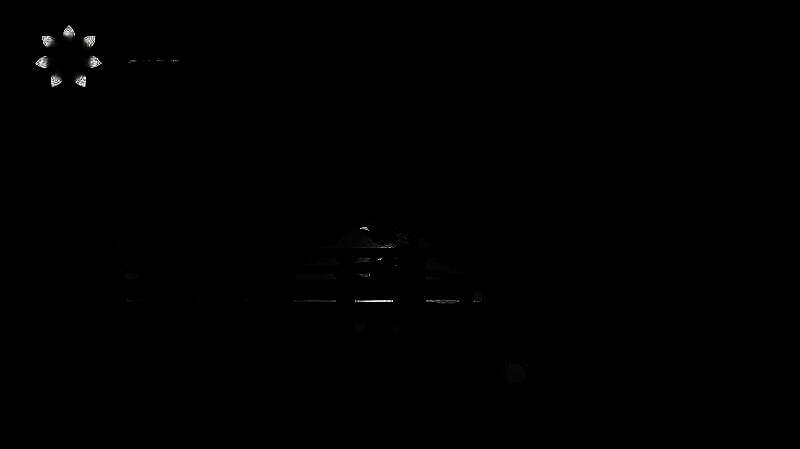 画面呈现经典武士电影风格，黑白主调中神灵招式带有鲜艳色彩