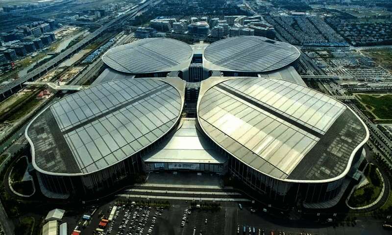 国家会展中心外观图，展现其宏伟的建筑风格与现代化设计