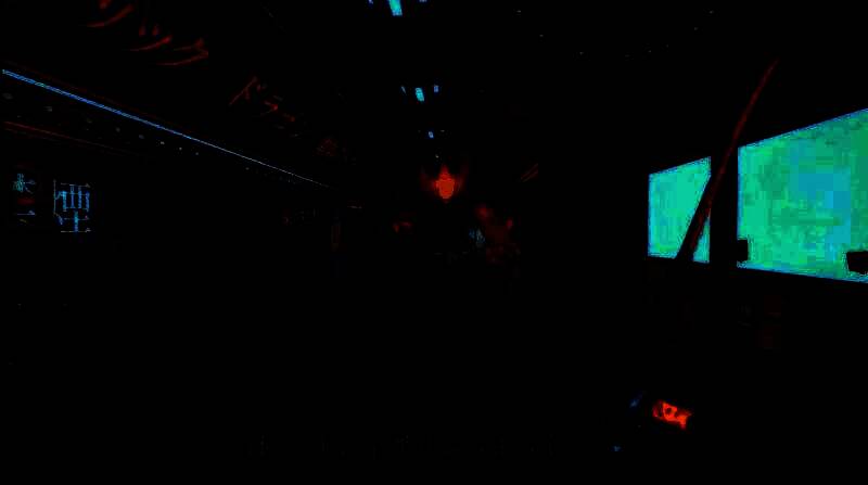 角色释放龙卷风技能，周围敌人被卷入其中