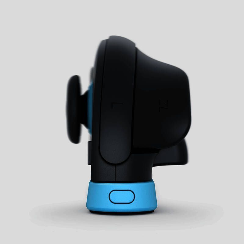 手持Switch 2游玩的玩家剪影，突显便携性优势