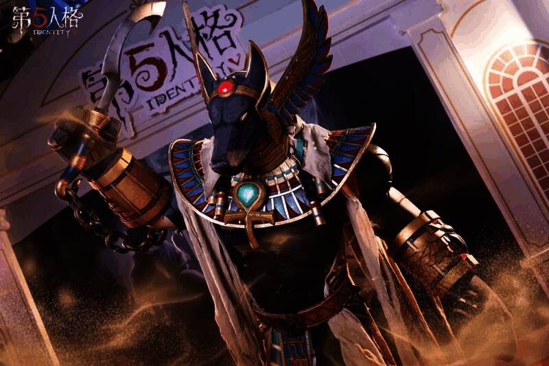 邮差角色COSER帅气登场，引发粉丝尖叫