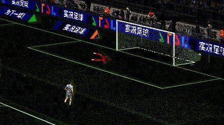 贝克汉姆精准长传转移，队友高速插上形成单刀机会