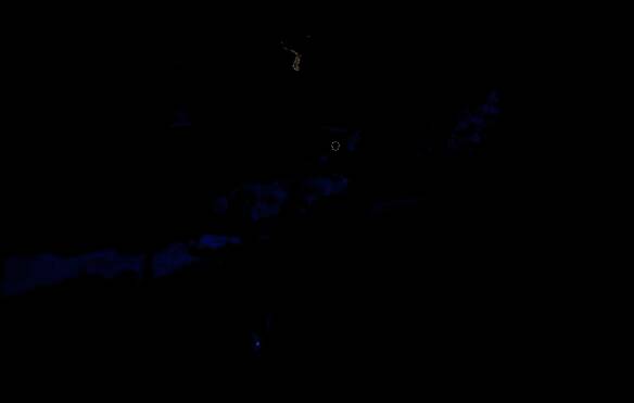 翻过屋脊后远眺发现目标点位