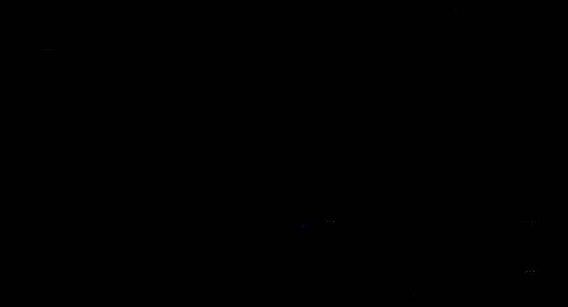 角色在城市街道中发现隐藏战利品，场景充满未来科技感