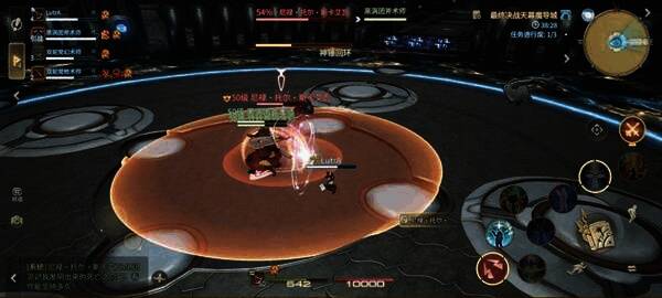 BOSS周身爆发出红色光芒，地面出现圆形预警圈