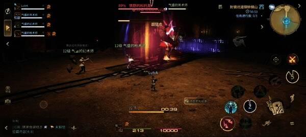 BOSS释放飞扑技能，地面出现AOE判定圈