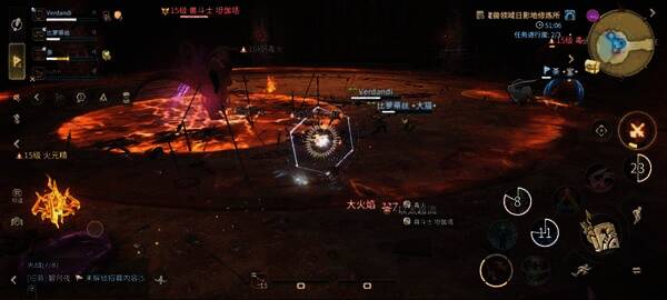 玩家正在围攻场上小怪，阻止BOSS被全屏AOE触发