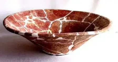 游戏角色身着浦江传统服饰，展现文化融合之美