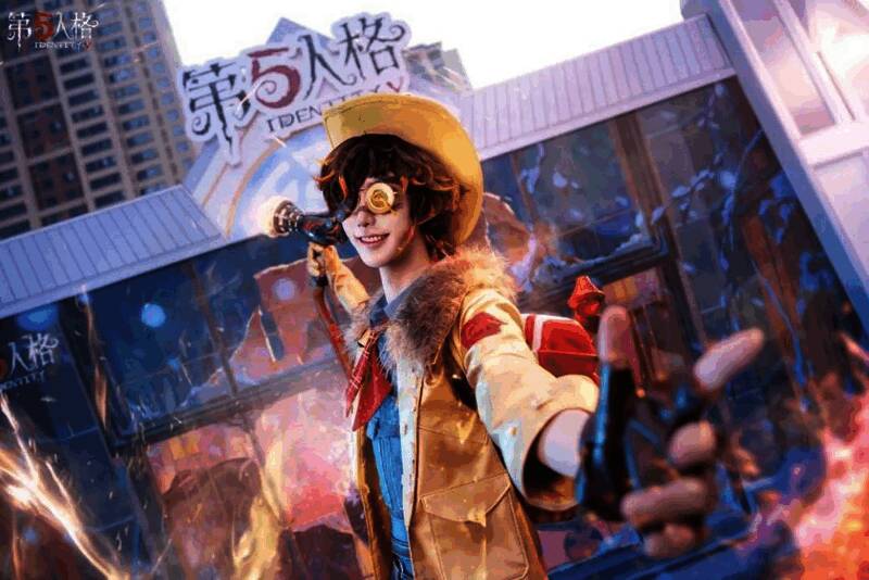 第五人格角色COS展示，现场布置精美考究