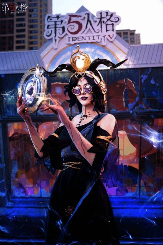 玩家积极参与互动环节，现场人潮涌动