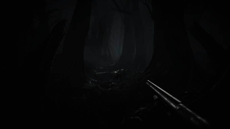 角色手持枪械对峙一只半人半兽的怪物，背景为破败的街道，战斗一触即发