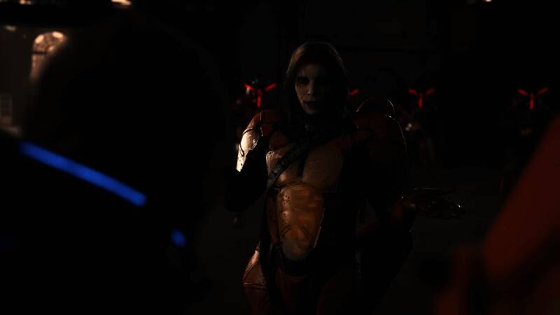 《午夜之南》氛围渲染图，夜晚森林中闪烁着诡异光芒的神秘生物