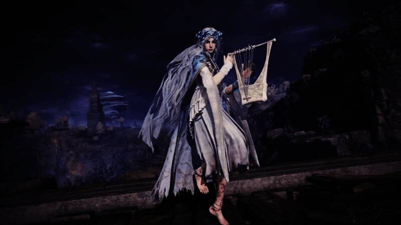 唤灵师手持竖琴吟唱，灵体从骨灰中浮现