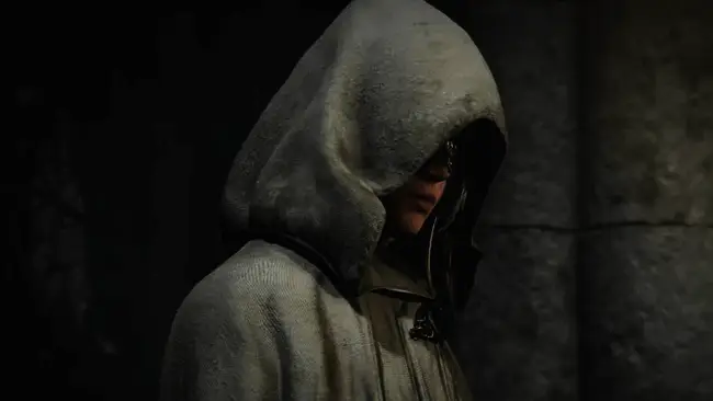 《艾尔登法环：黑夜君临》游戏场景，角色奔跑于黑暗奇幻世界中，背景有神秘光影交织