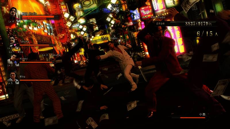 争锋模式发动画面，角色周身闪耀红色光芒，敌人被击飞