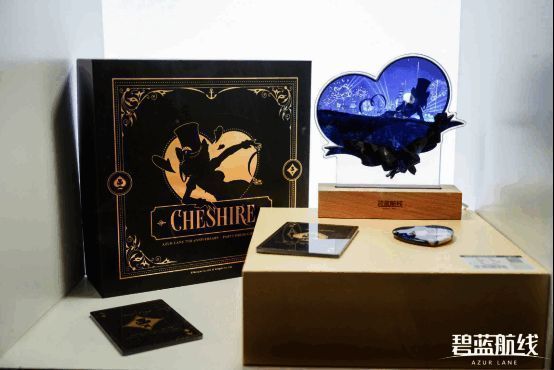 周边贩售区人头攒动，玩家争相选购限量商品