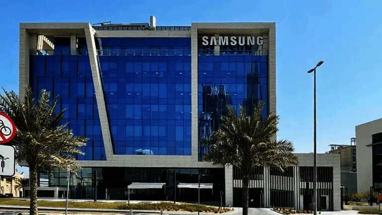 任天堂Switch 2概念图，展示未来主机的可能外观与设计细节