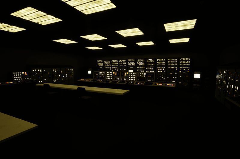 废弃发电厂内部场景，昏暗灯光下可见大量锈蚀管道与残破设施