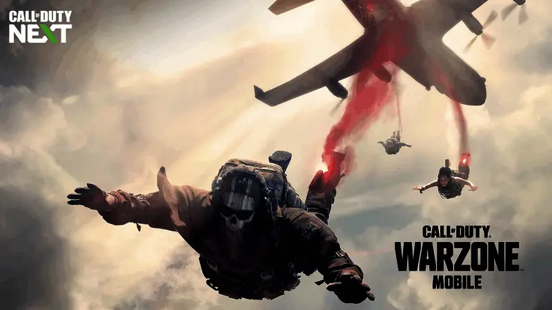 《使命召唤：战区手游》主界面截图，展示游戏LOGO与角色装备选择界面