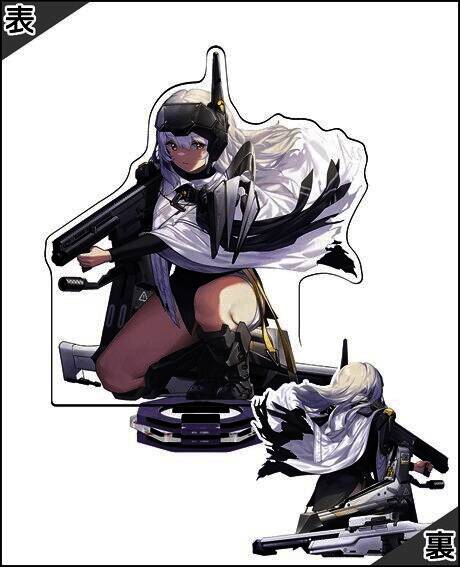 一组水晶卡牌摆放图，展示于桌面背景下的视觉美感