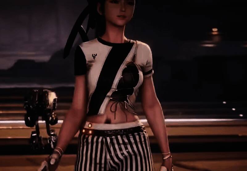 伊芙身着华丽战斗风服饰，手持武器英姿飒爽