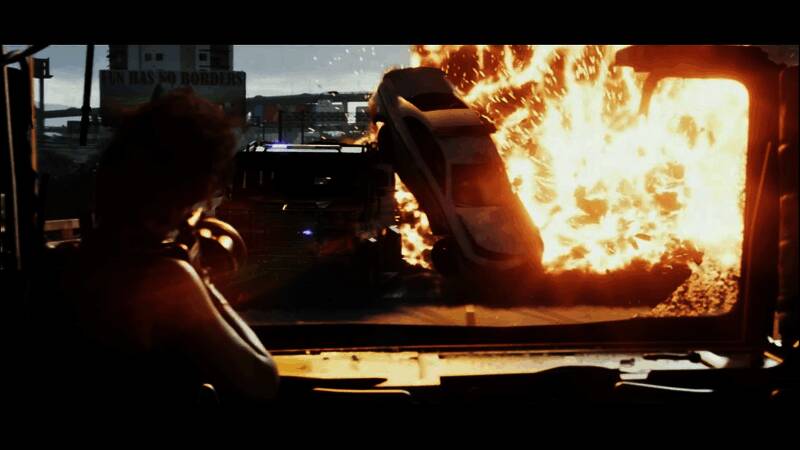 爆炸产生的碎片飞溅轨迹自然真实