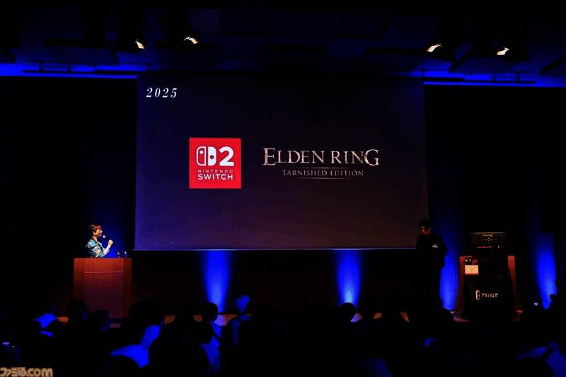 装备界面展示，多种新武器清晰可见