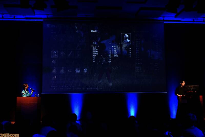 Boss战截图，巨大敌人压迫感十足