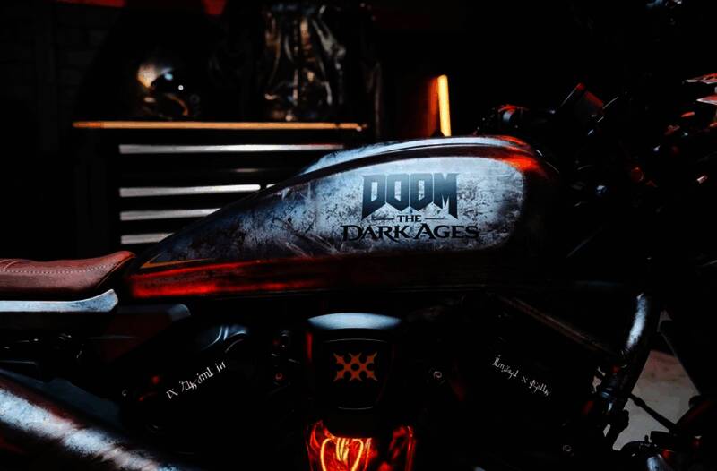 龙口喷火式前灯特写，火焰效果逼真