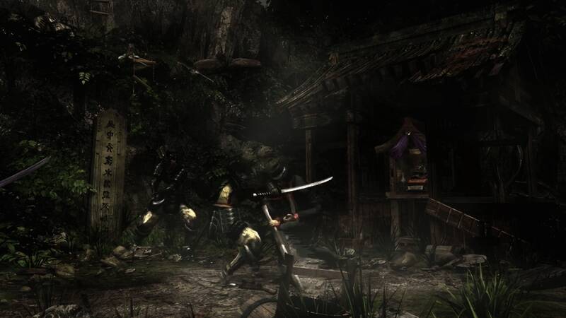 神秘反派角色登场，背景烟雾缭绕，气氛诡异