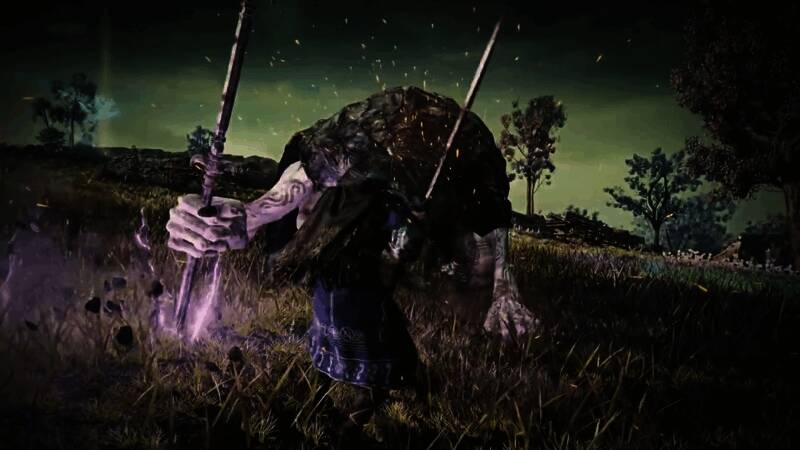 Boss战场景，背景为燃烧的天空与巨大遗迹