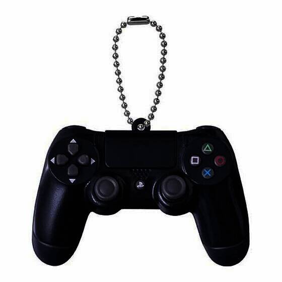 吊坠背面设计展示，配有挂绳孔方便携带