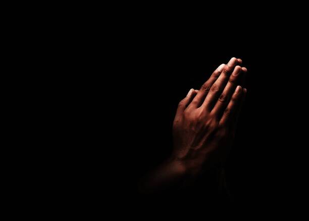 宝可梦头顶出现神秘云雾，象征着神明降临的前兆